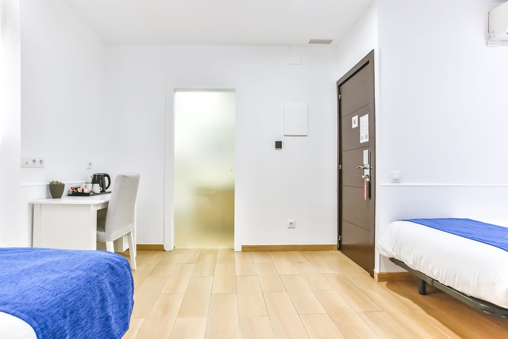 Laramond Barcelona Rooms 19/58
