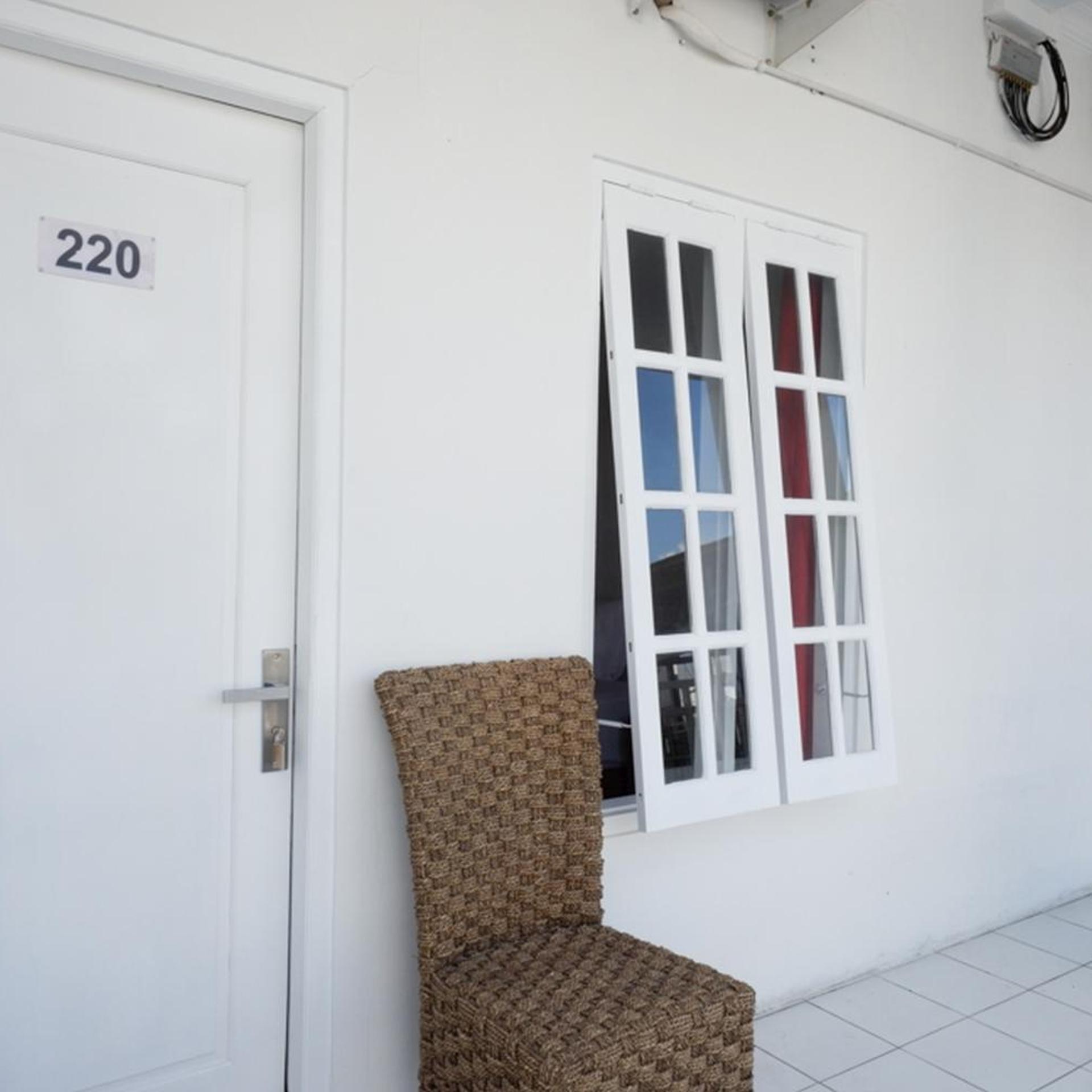 RedDoorz Plus near UMS Solo 32/50