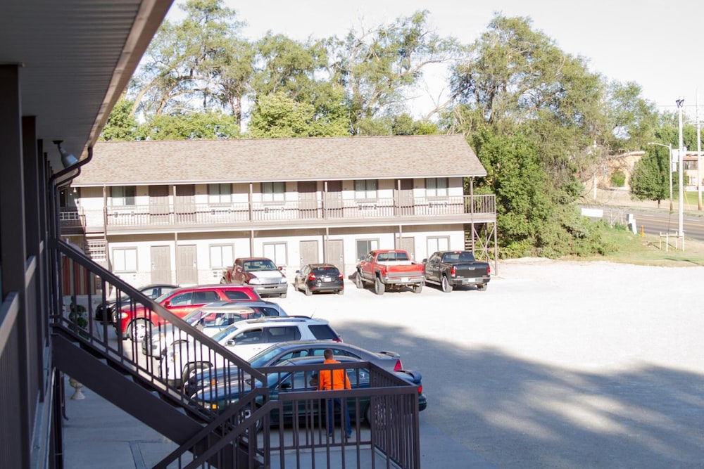 Cottonwood Inn 5/33
