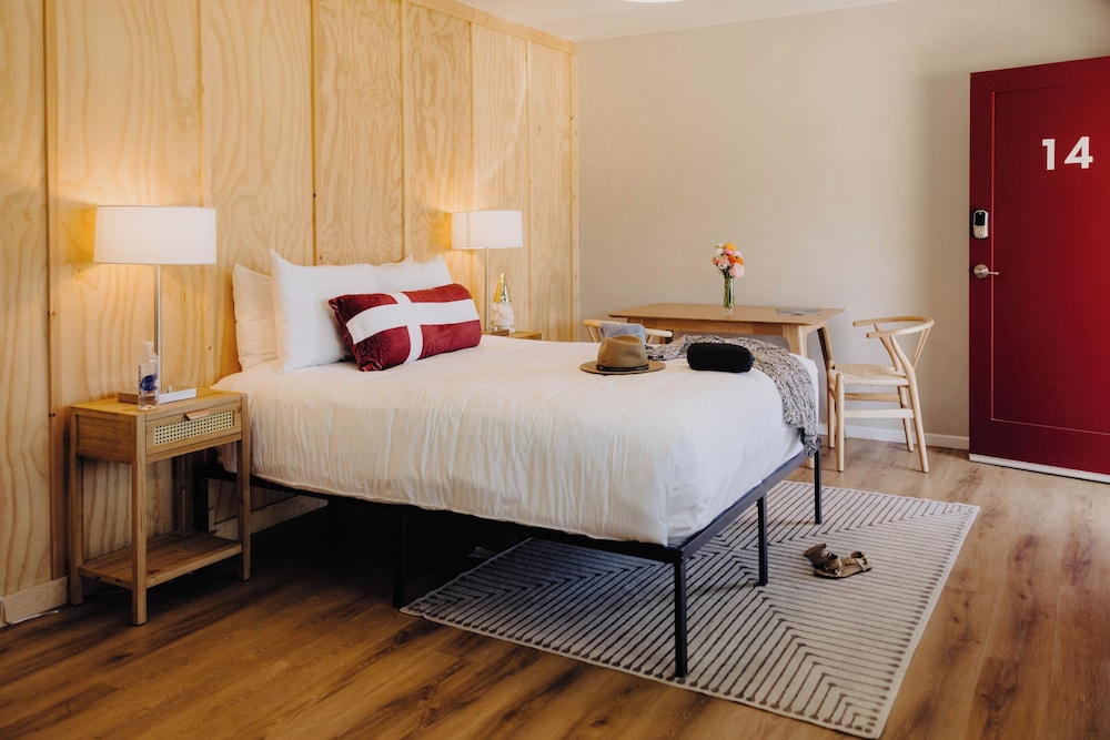 Hotel Hygge 7/17