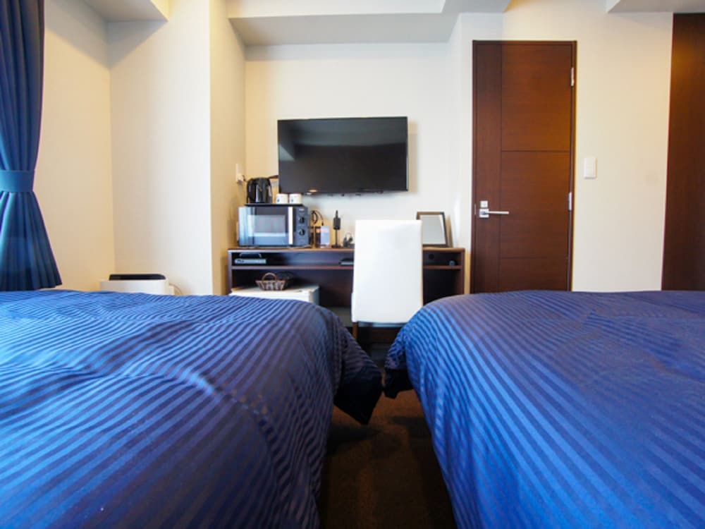 HOTEL LiVEMAX Yokohama Motomachi Ekimae 10/24