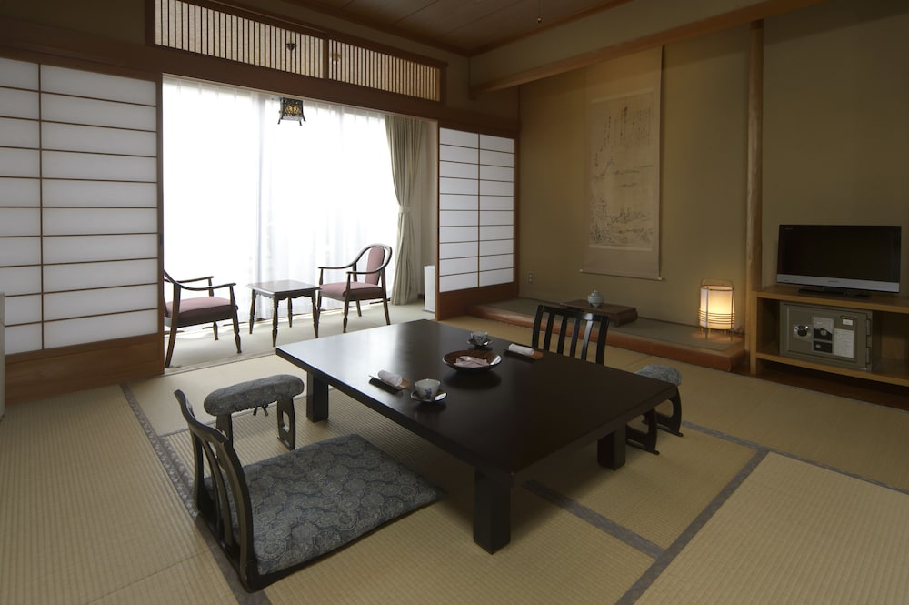 Tsubakikan 27/32
