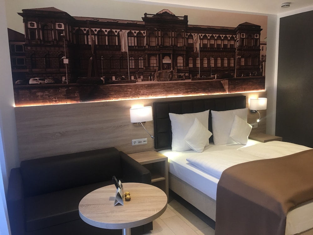 Hotel Restaurant Barbarossahof 19/72