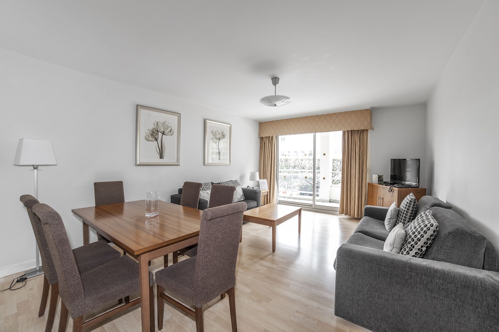 Royal Regency Paris Vincennes 19/50