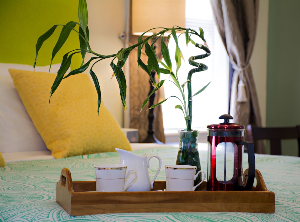 Malolo Bed and Breakfast 9/18