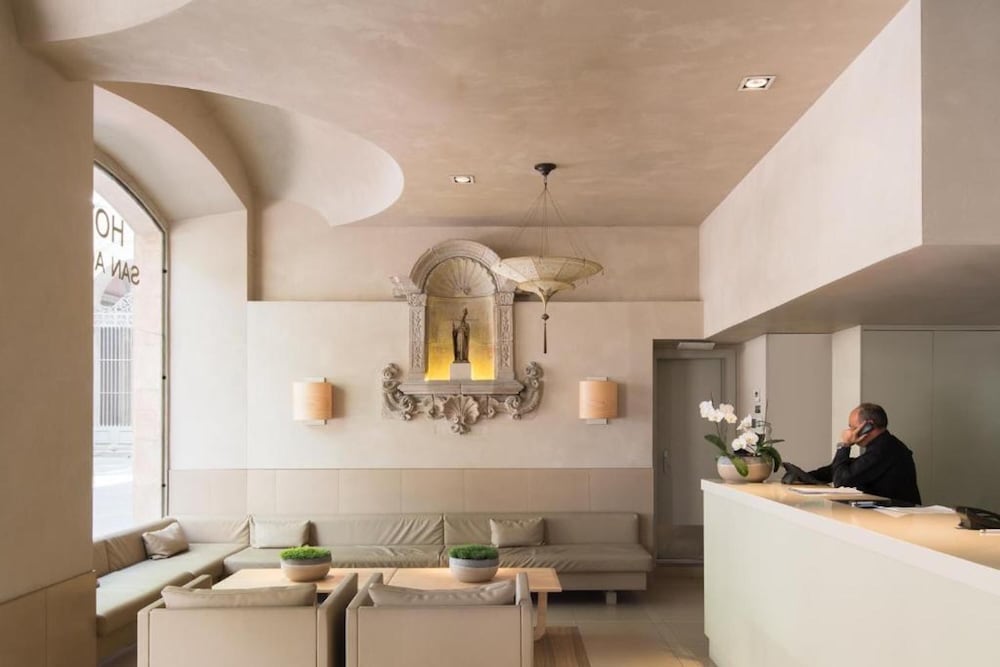 Sant Agusti Hotel 47/50