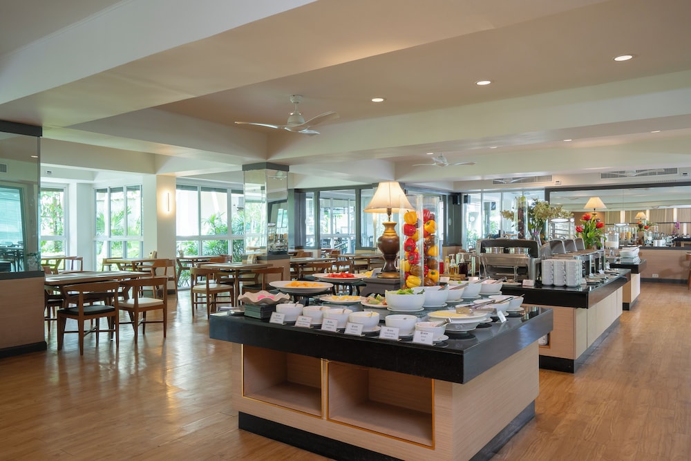 The Green Park Resort 50/65