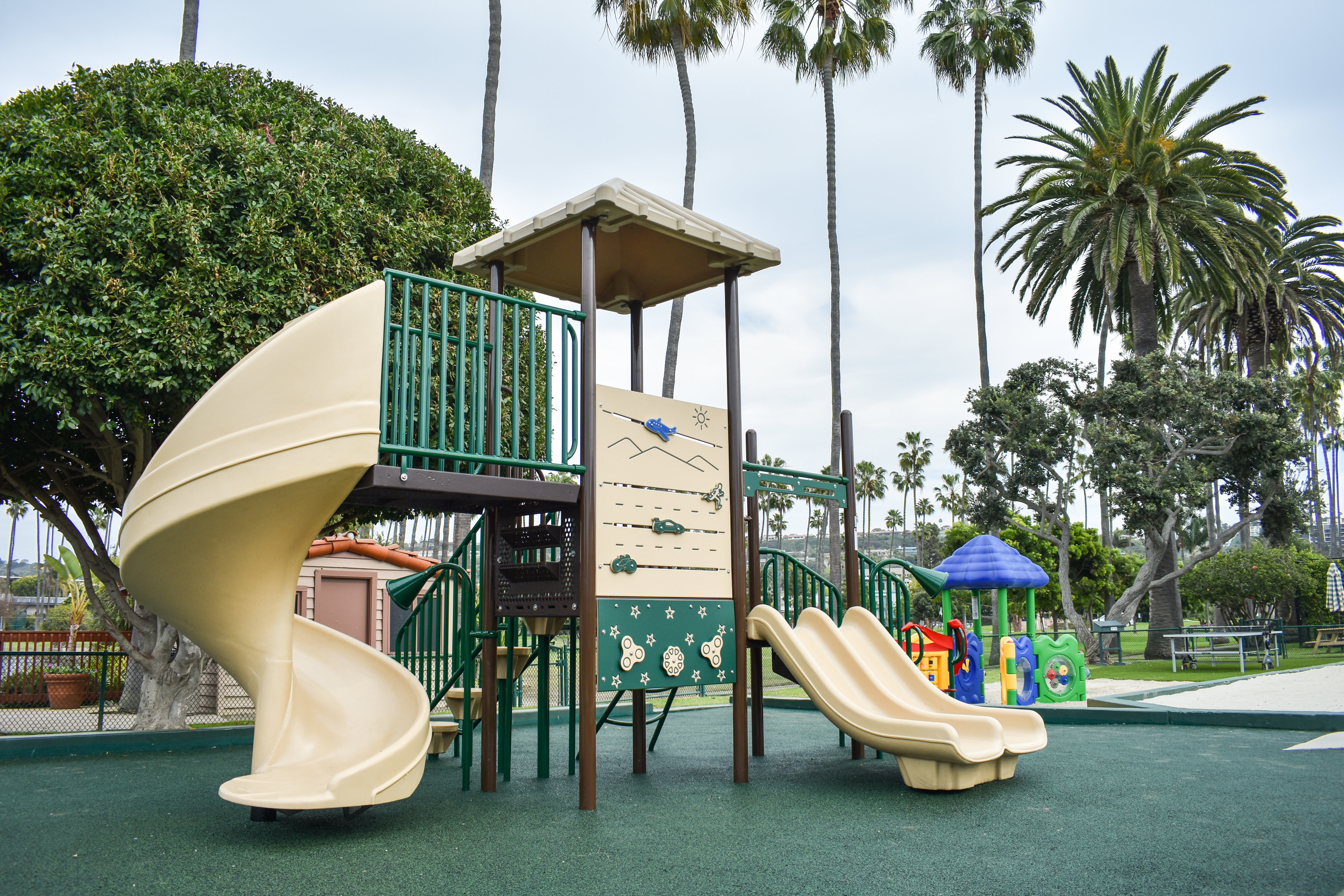 La Jolla Beach and Tennis Club 62/73
