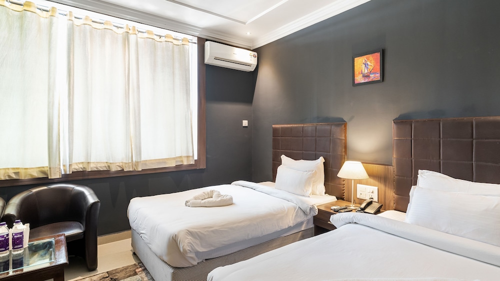 Deluxe, 2 Queen Beds