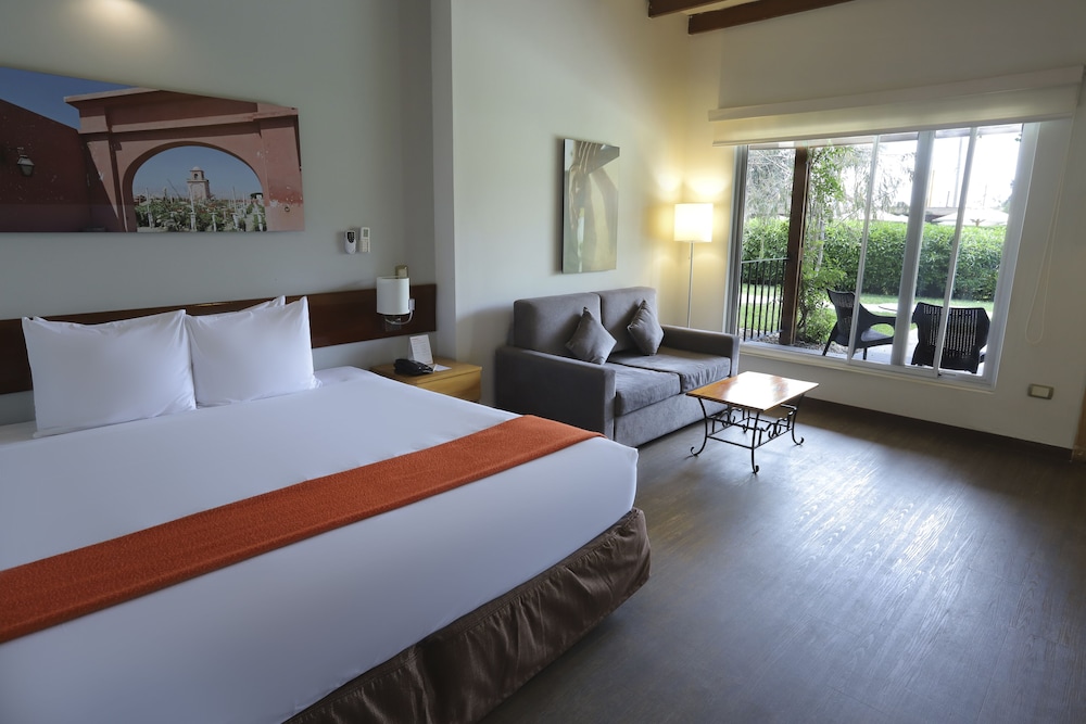 CASA ANDINA STANDARD CHINCHA 22/69