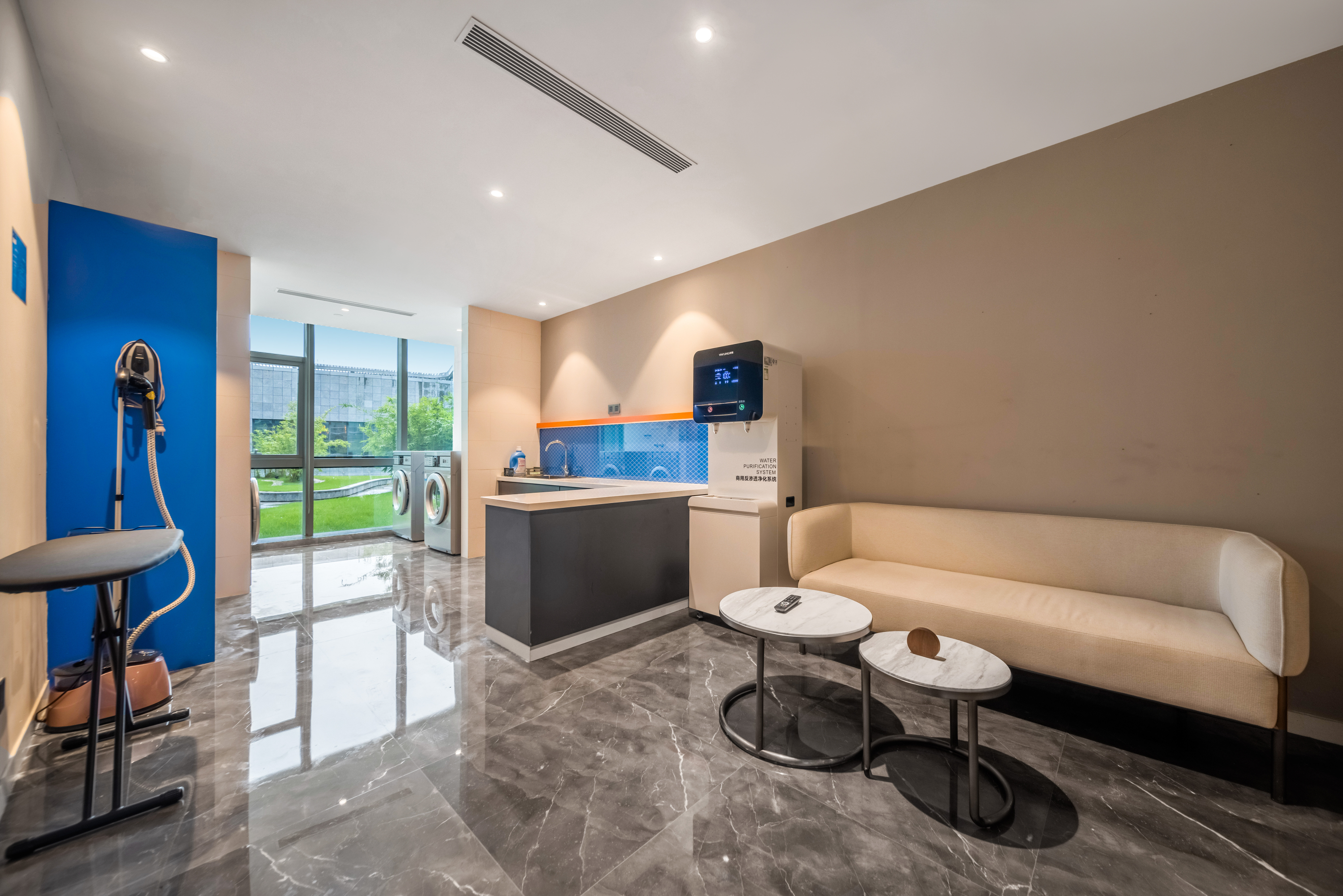 Holiday Inn Express Yibin 8/39