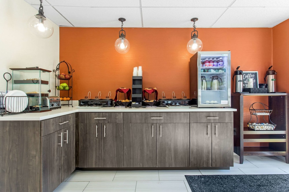 Gallus Stadium Park Inn, an Ascend Collection Hotel 9/33