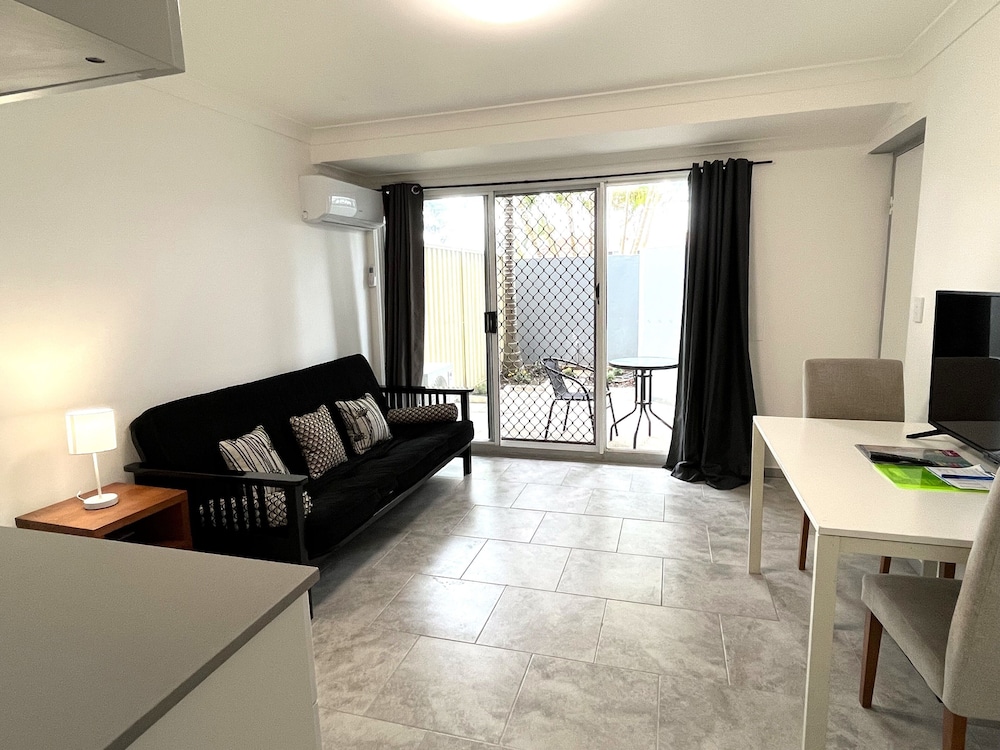 Broadwater Keys 52/72