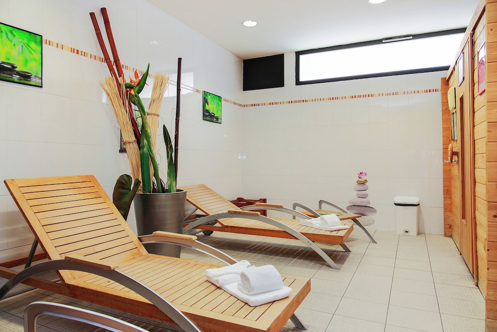 swimming pool spa