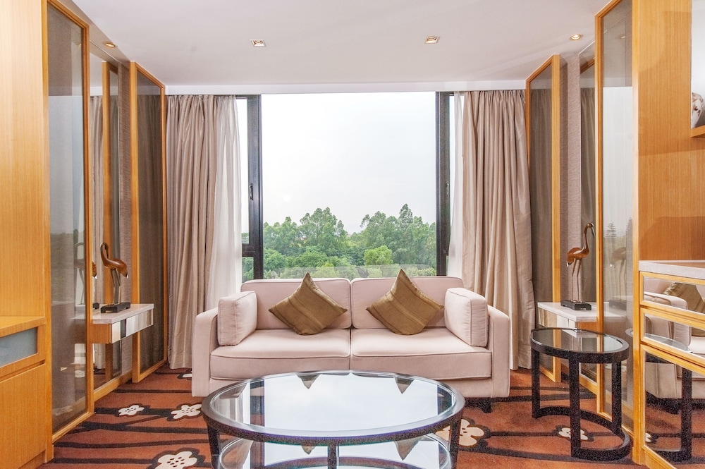 Mission Hills Resort Shenzhen 12/72