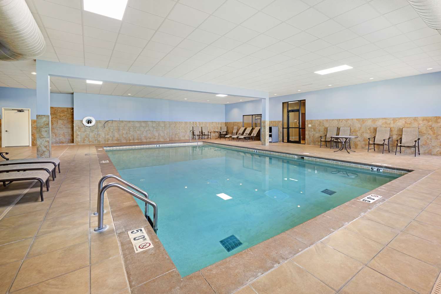 Best Western Plus Mid Nebraska Inn & Suites 20/41