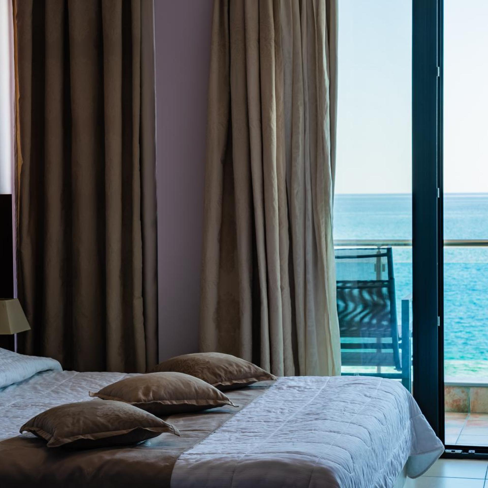 غرفة بسرير مزدوج أو سريرين منفصلين بإطلالة على البحر، Hotel Panorama 3/6
