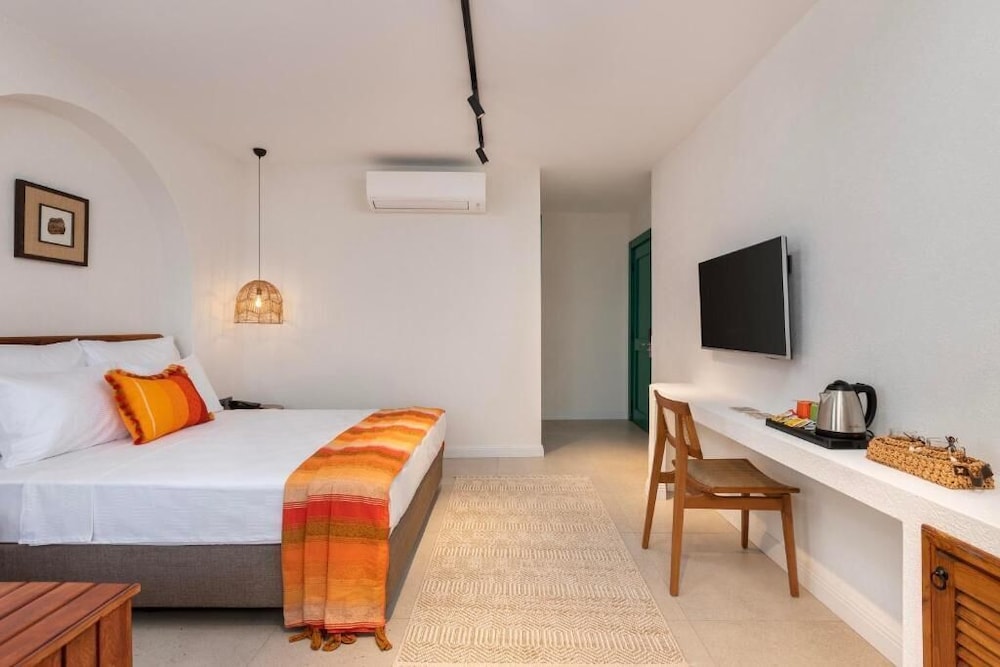 Suite, Jetted Tub