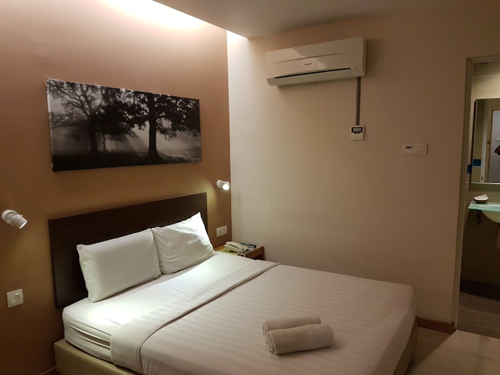 Hotel Asia 10/65