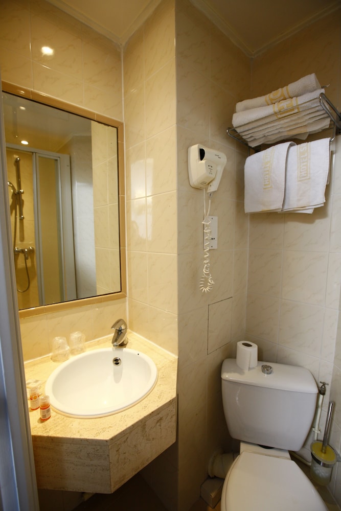 HOTEL SUNNY 11/45