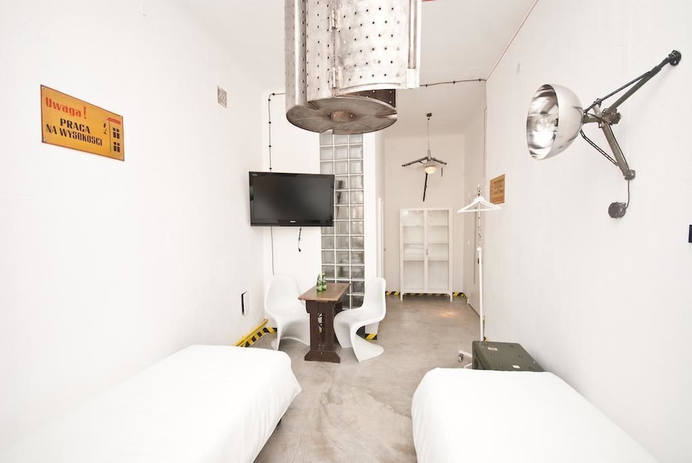 Lofthotel Przychodnia 7/22