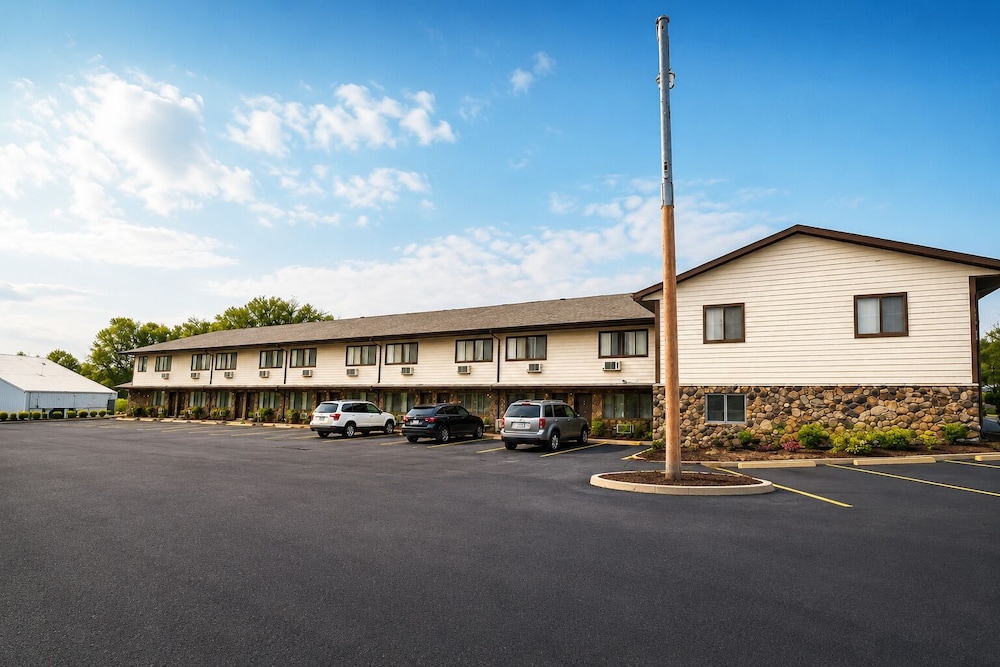 Harlan Inn and Suites By OYO Harlan 46/56