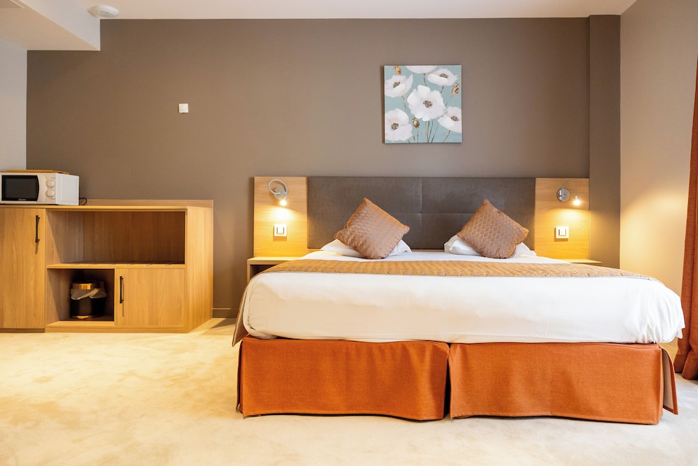 COMFORT, QUEEN BED
