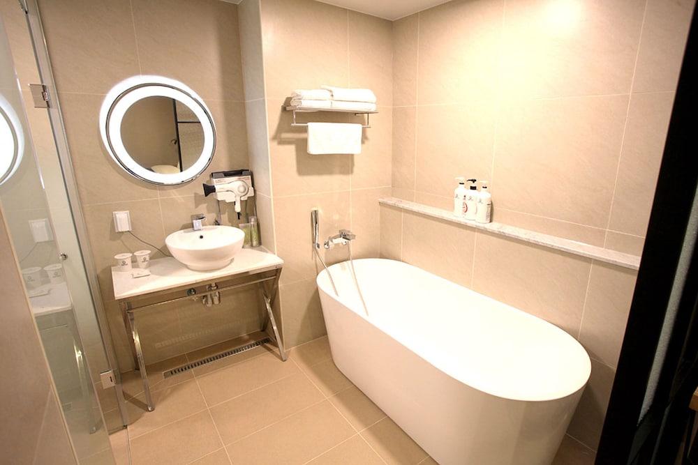 Mind Tourist Hotel 46/50
