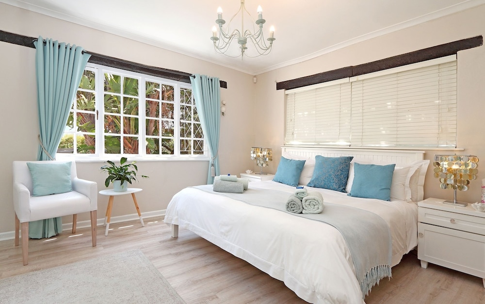 Hout Bay Beach Cottage 7/49
