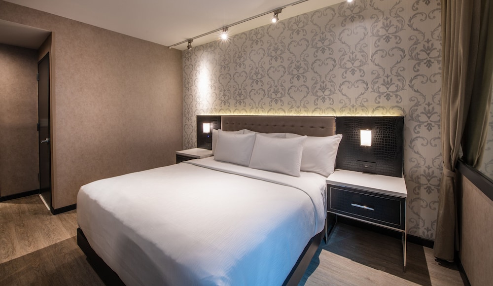 STANDARD, KING BED