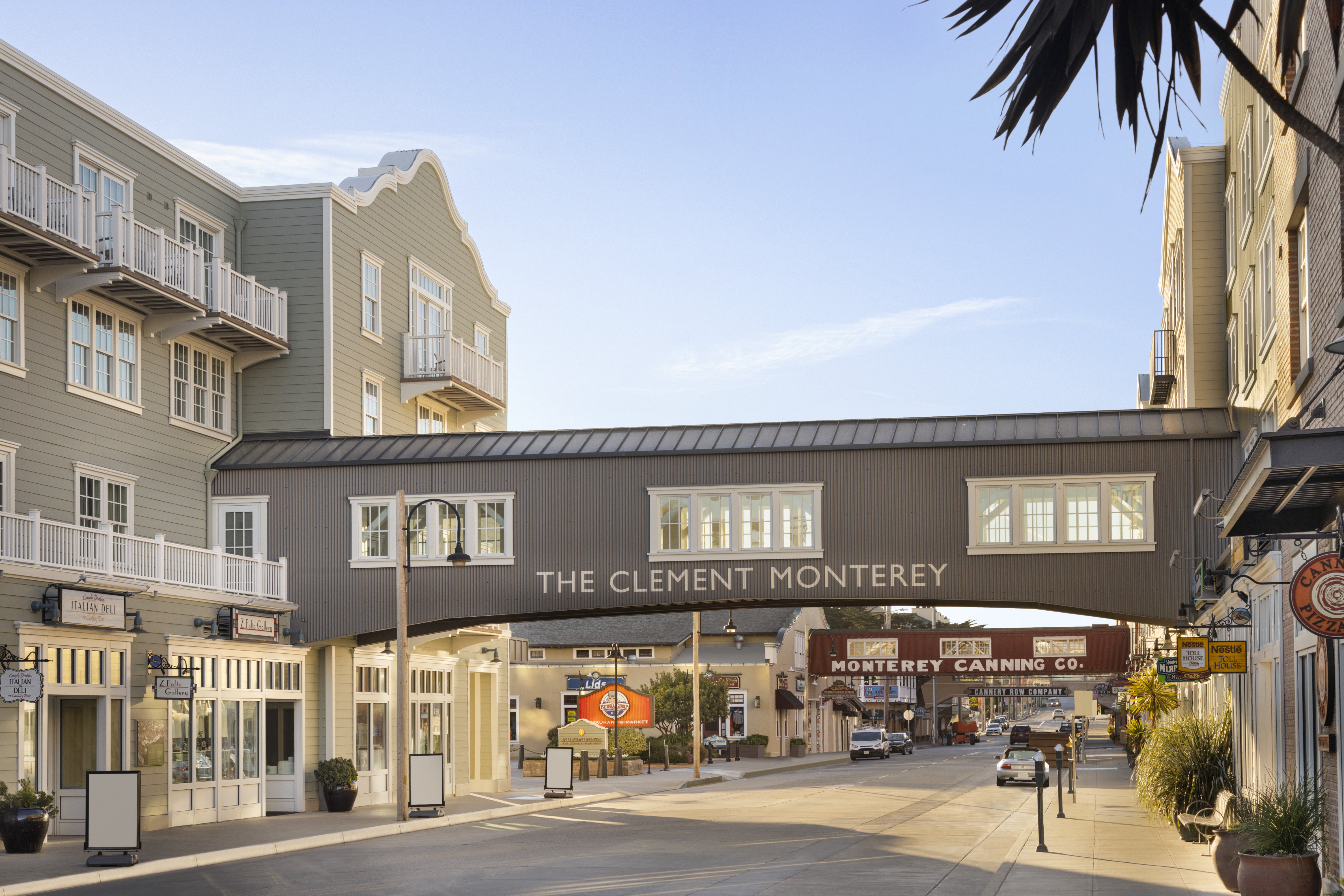 InterContinental The Clement Monterey 66/73