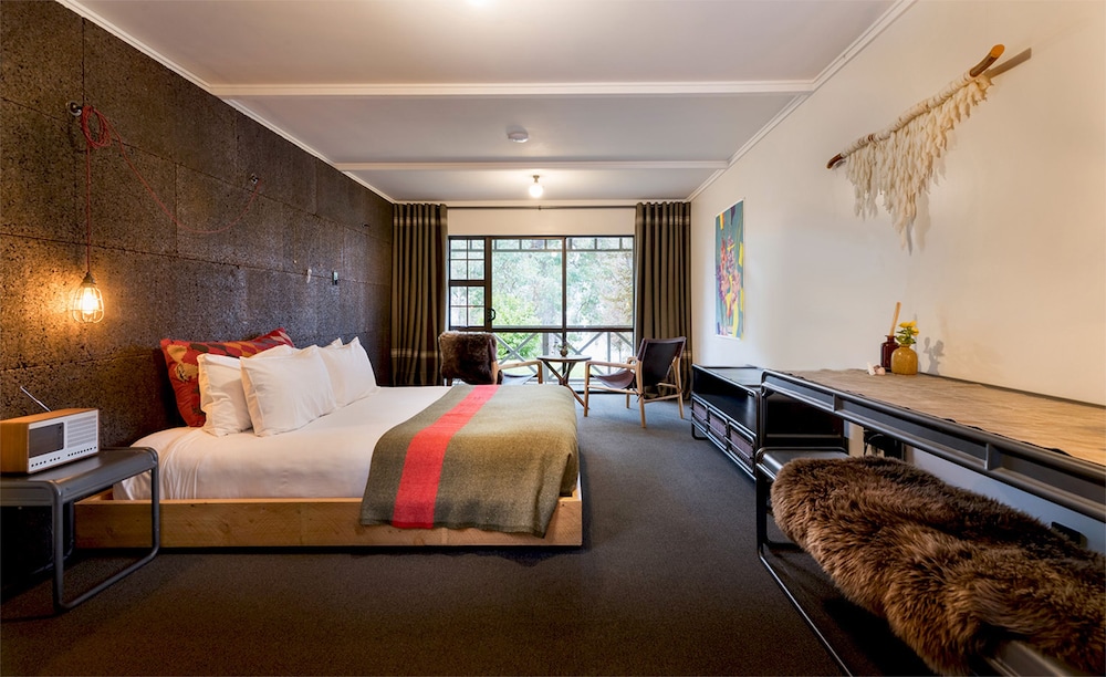 Sherwood Queenstown 15/69