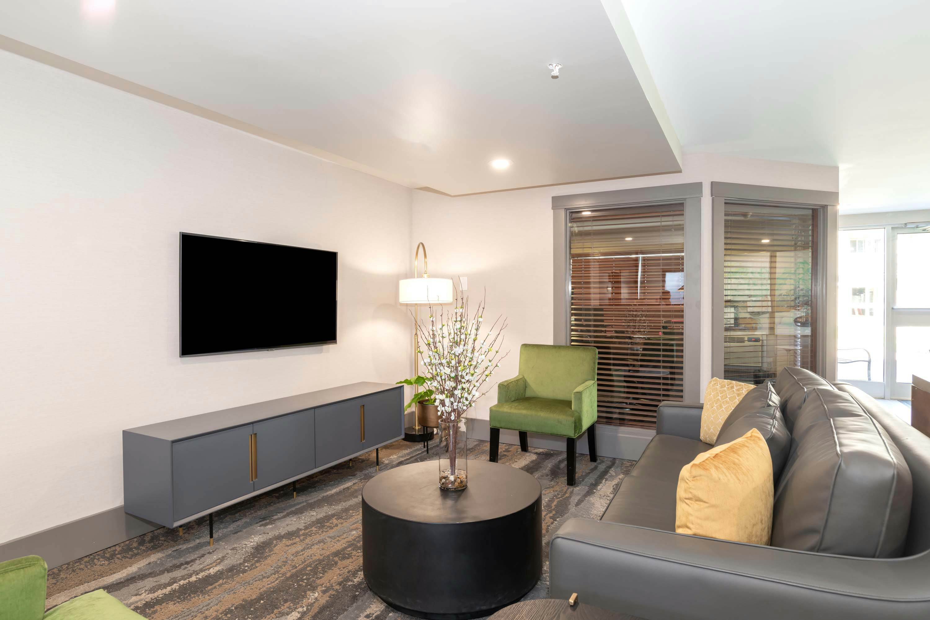 Sandman Hotel & Suites Regina 25/47