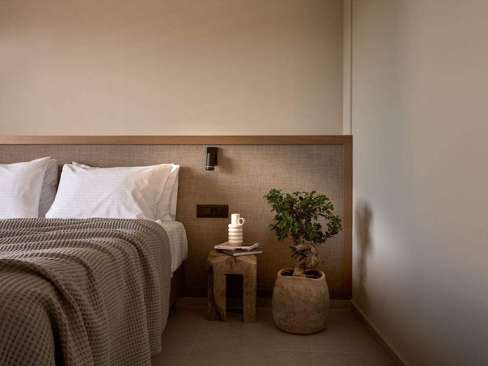 Alamis Apartments 20/50