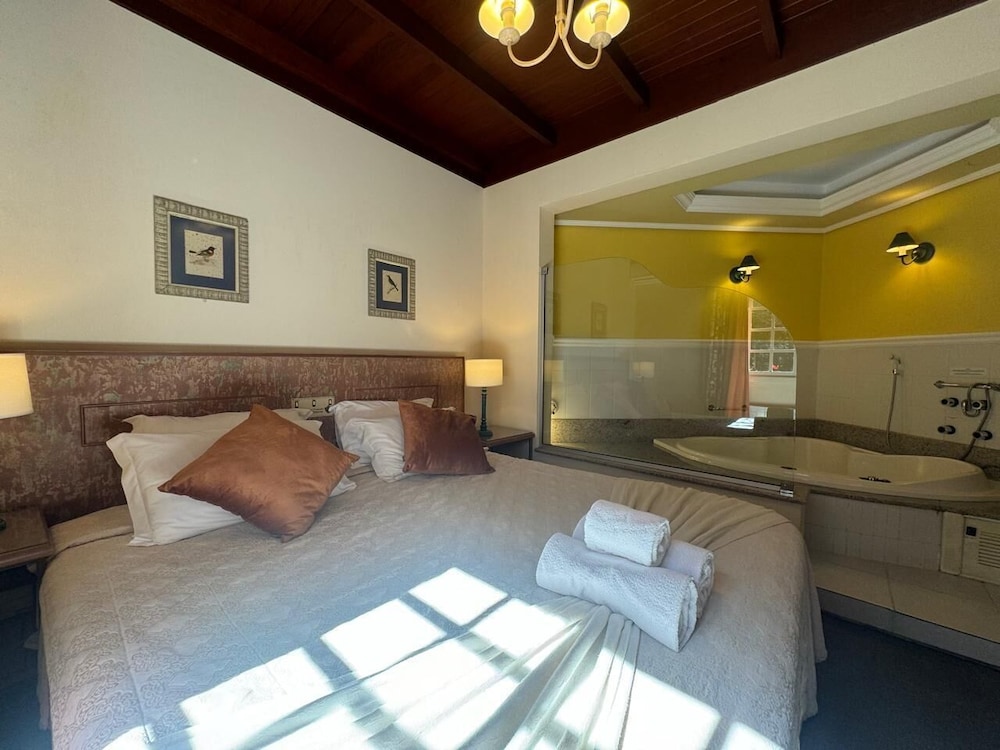 Tri Hotel Le Chateau 9/22
