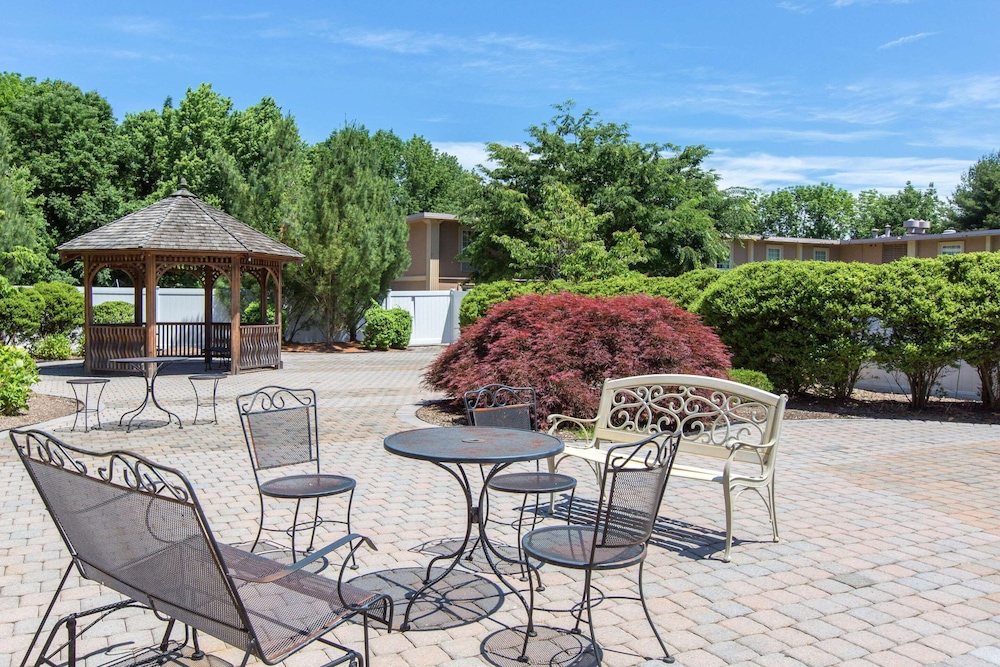Quality Inn Ledgewood - Dover 3/42