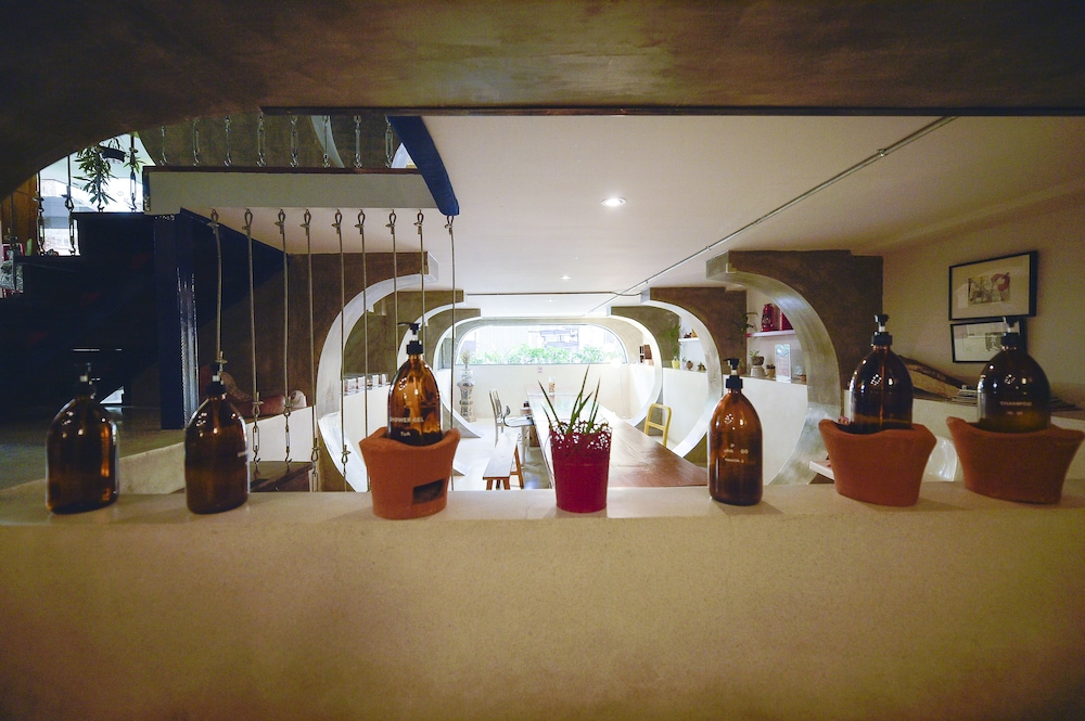 Collection O Jasaen Stylish Boutique Hotel 48/54