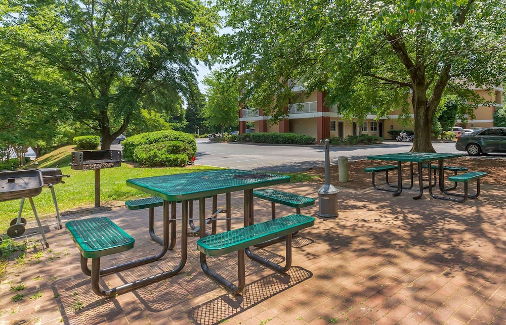 Extended Stay America - Greensboro-Wendover Ave-Big Tree Way 36/54