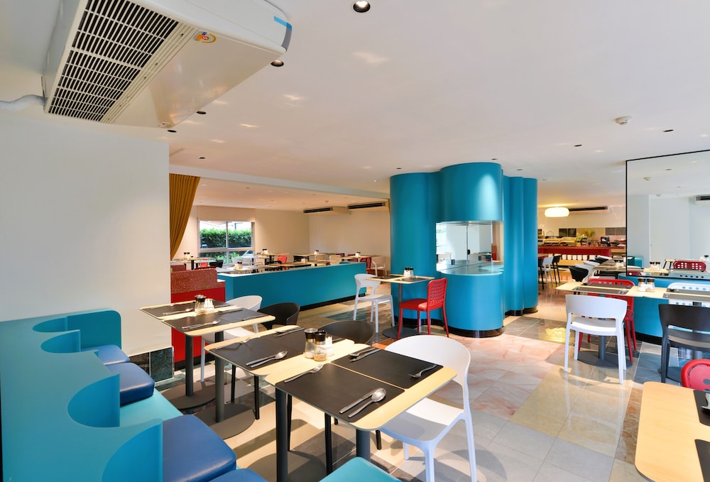 restaurant cafeteria