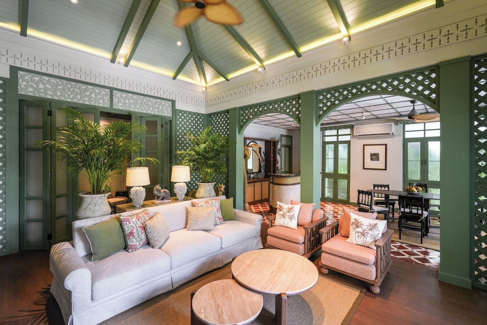 Cape Panwa Hotel 44/68