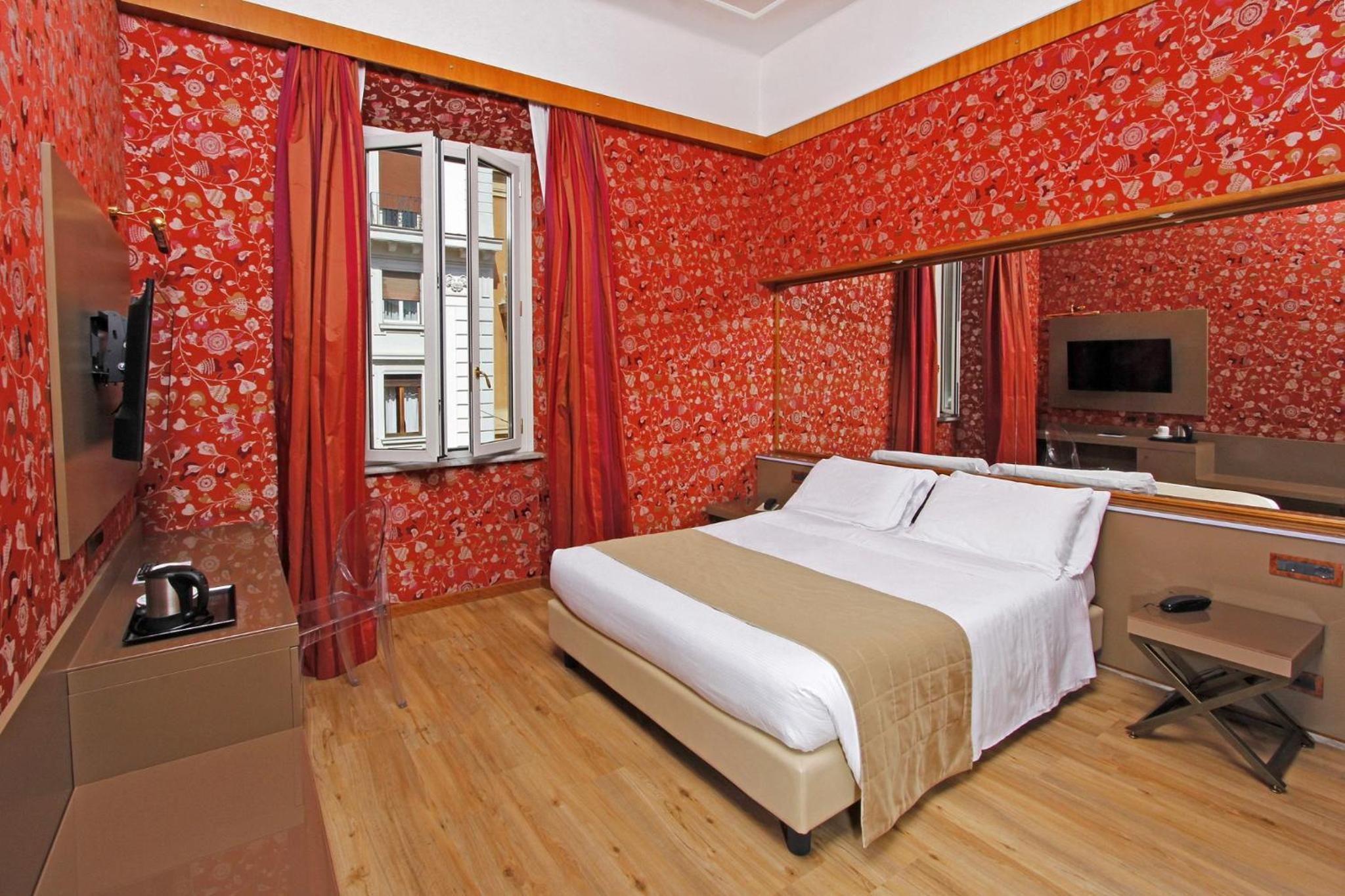 Superior, Queen Bed