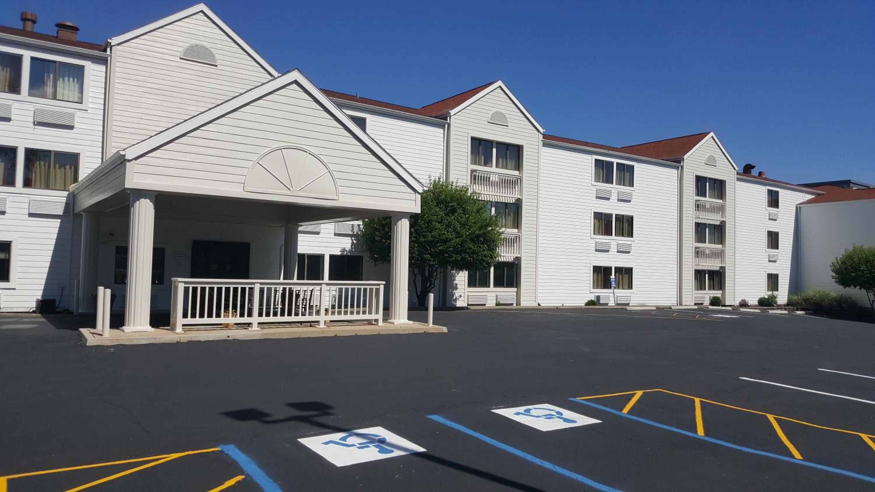 Motel6 Maryland Heights, MO 40/44