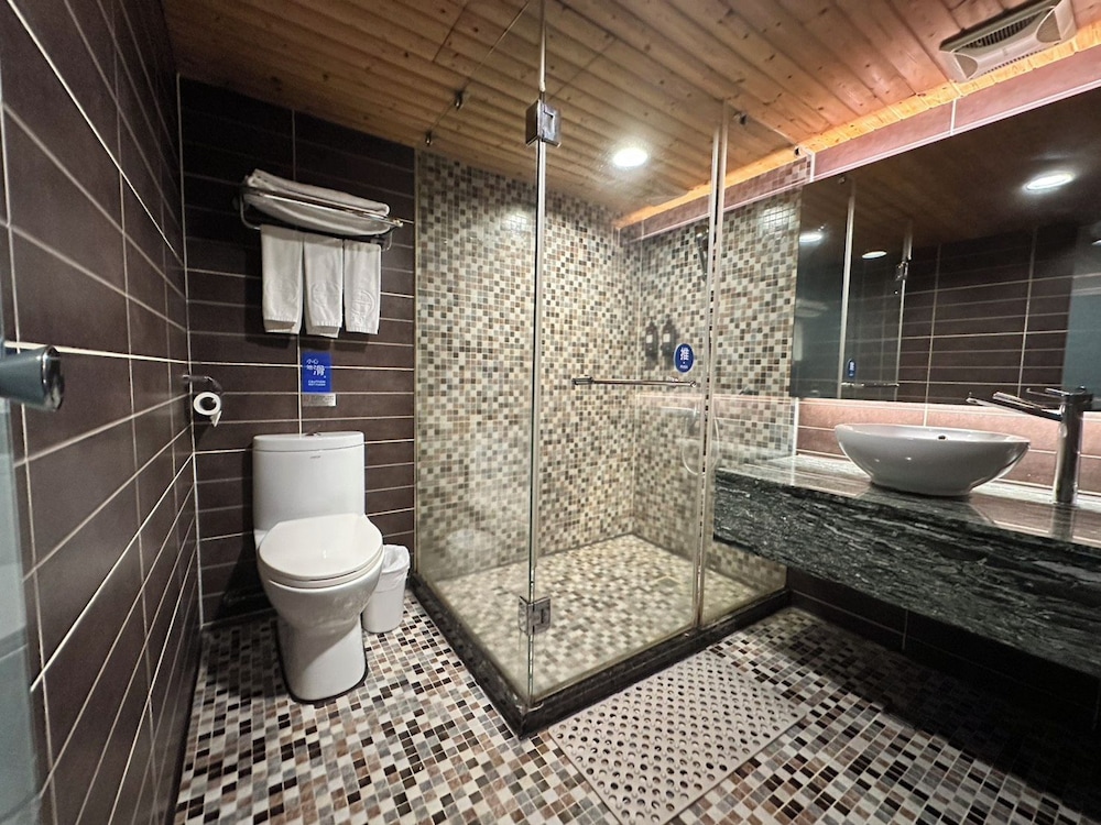 Cai She Hotel 41/48
