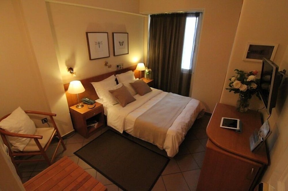 SUPERIOR, DOUBLE OR TWIN BED