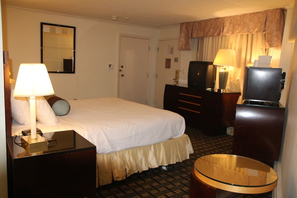 Bedford Plaza Hotel 17/50