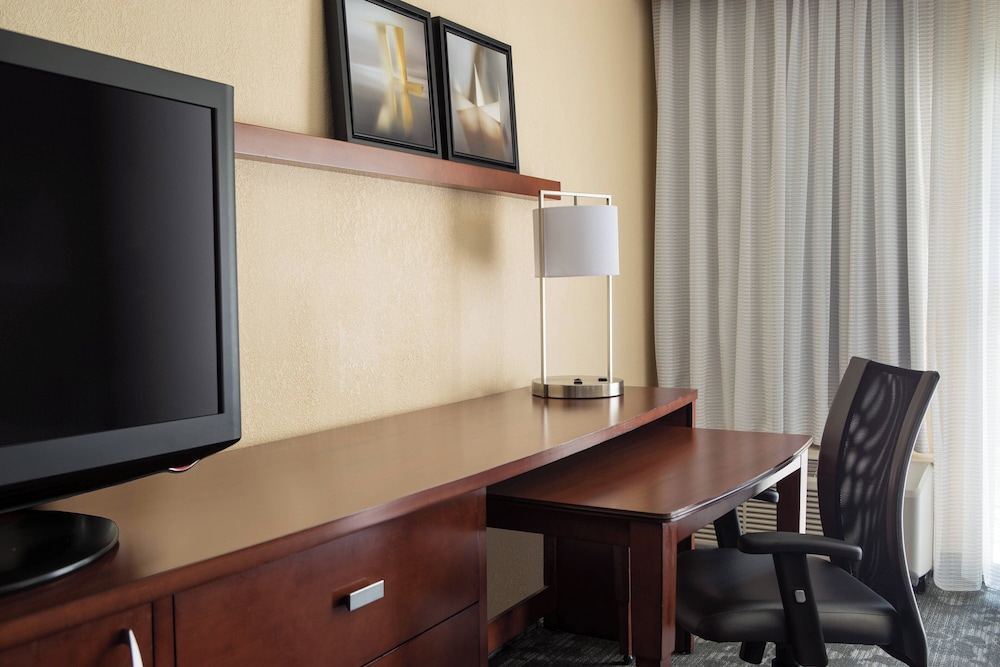 Courtyard by Marriott Denver Central Park 41/50
