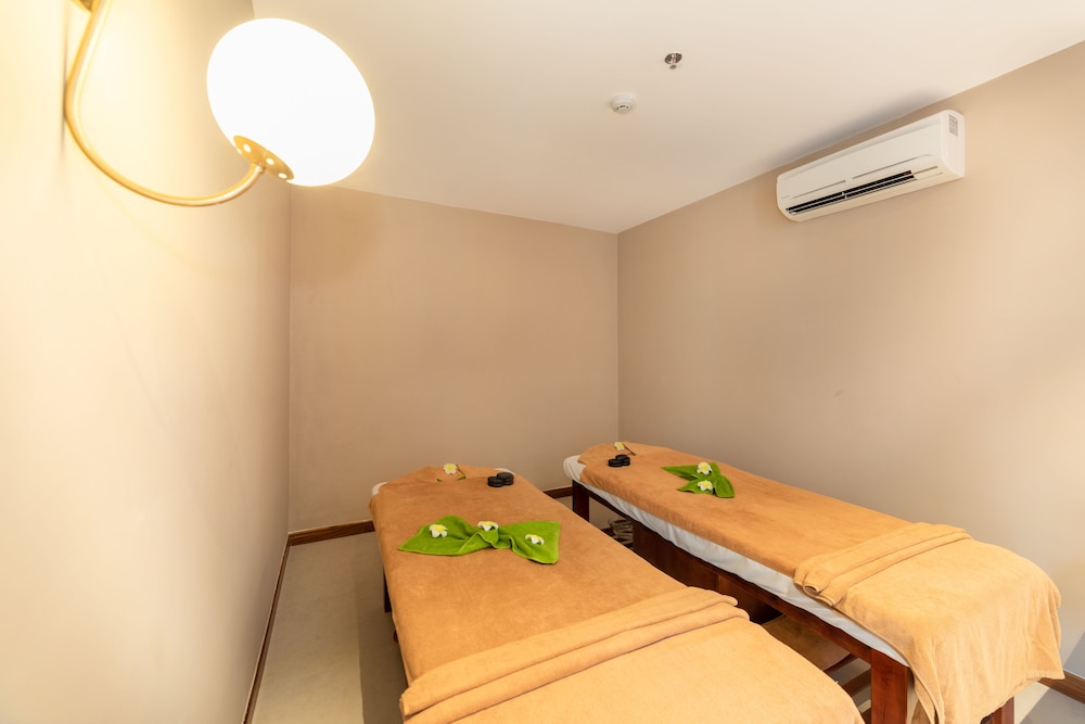 Majestic Premium Hotel 45/70