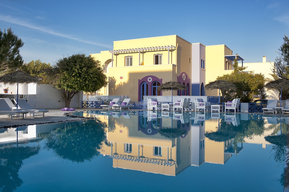 Acqua Vatos Santorini Hotel 57/63