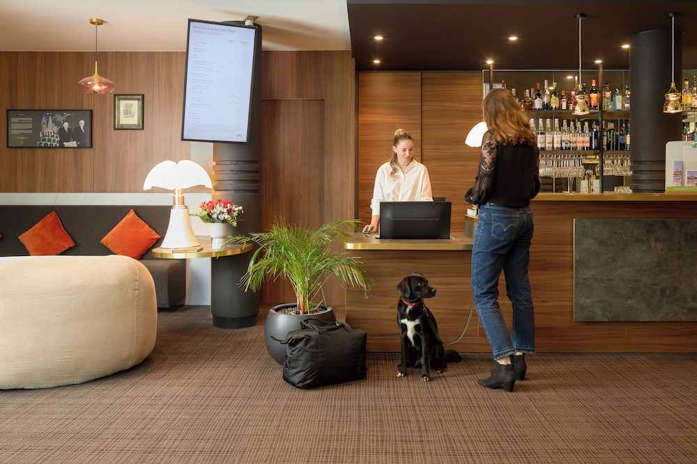 Lobby at Mercure Aix-en-Provence La Duranne Gare TGV, AIX EN PROVENCE