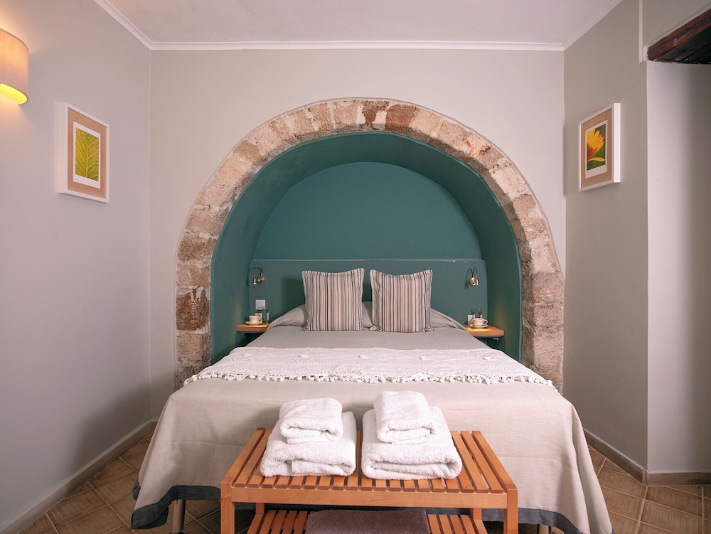 Mythos Suites Hotel 33/68